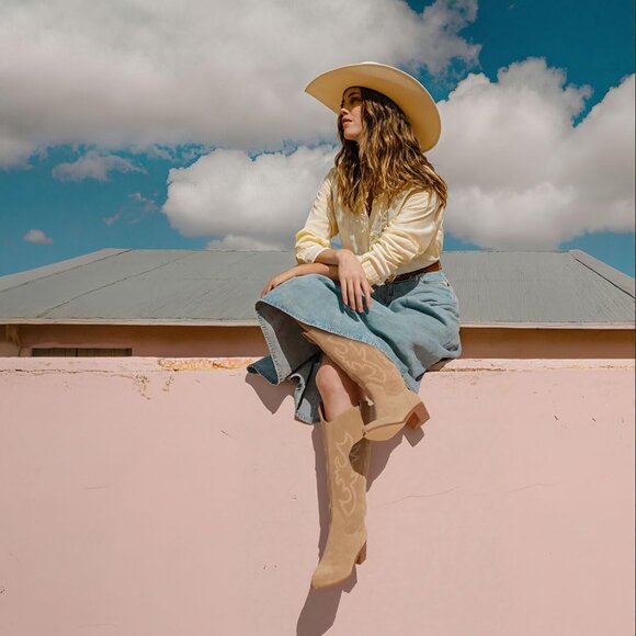 Women Taupe Polyurethane Embroidered Pull-On Chunky Heel Knee High Western Boots - Picture 3 of 5